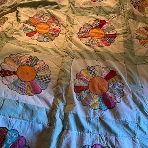 Dresden plate quilt - vintage